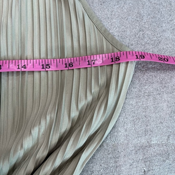 [S]H&M Dusty Green Sleeveless Pleated Dress Drawstring - Picture 5 of 9